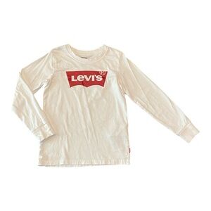 Levi’s white tee